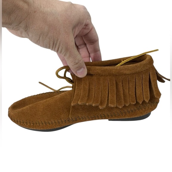 Minnetonka Classic Fringe Bootie 7 excellent condition - Picture 4 of 8